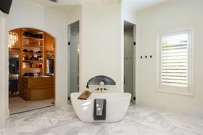 3912 Broadmoor Way - Photo 20