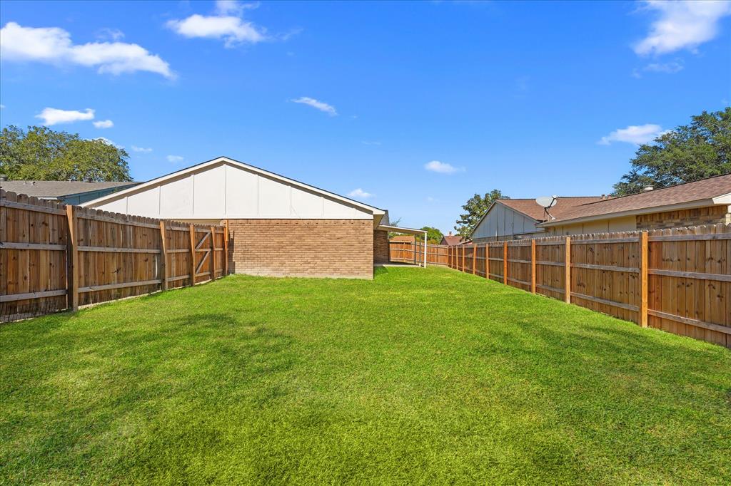 7310 Flameleaf Place - Photo 15