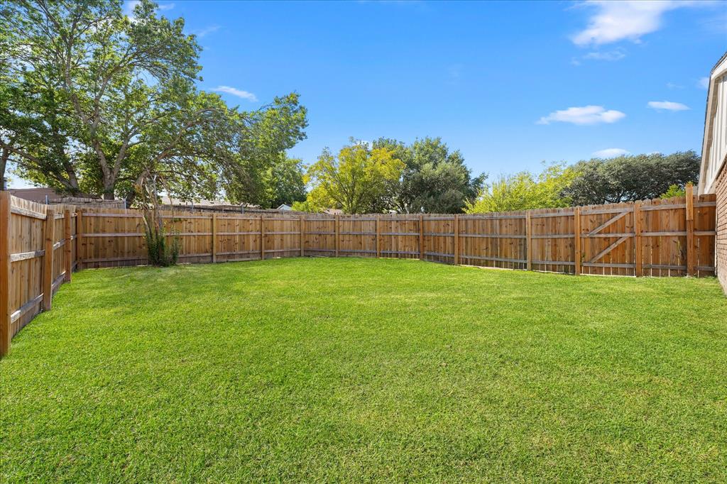 7310 Flameleaf Place - Photo 16