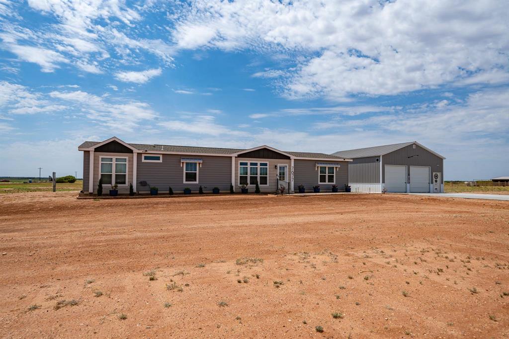 7677 County Road 463 - Photo 1