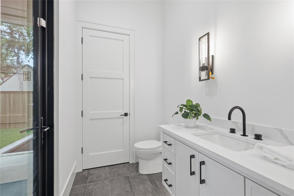 3624 N Fitzhugh Avenue - Photo 9
