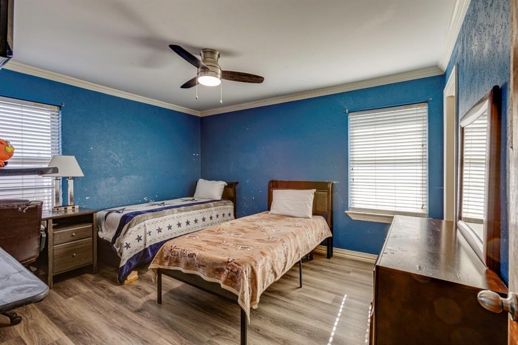 1600 Summit Street - Photo 10