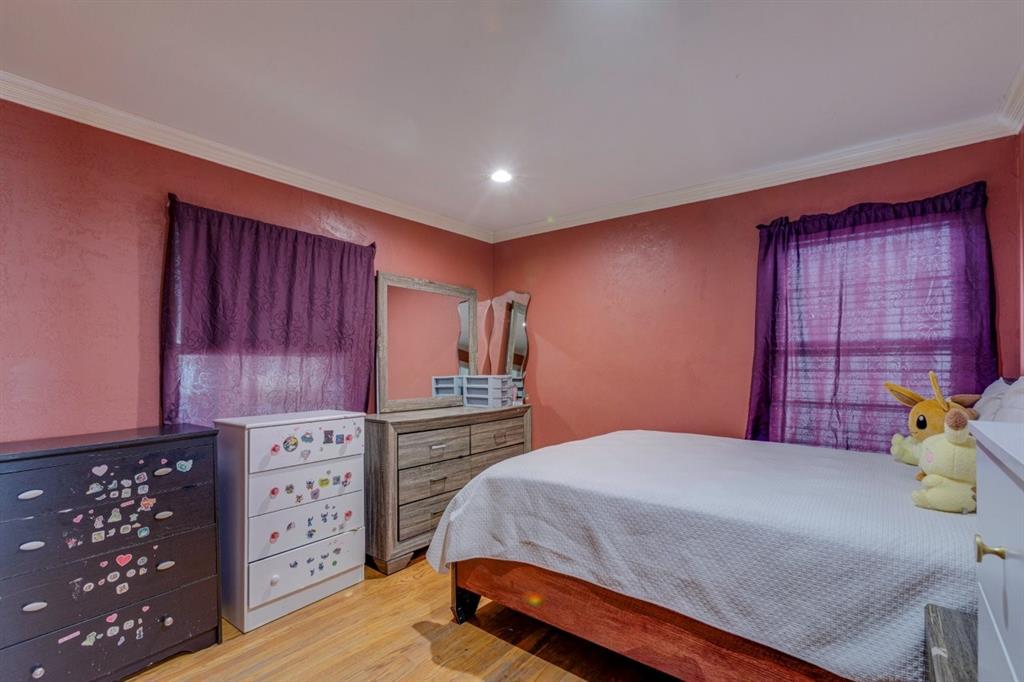 1600 Summit Street - Photo 8