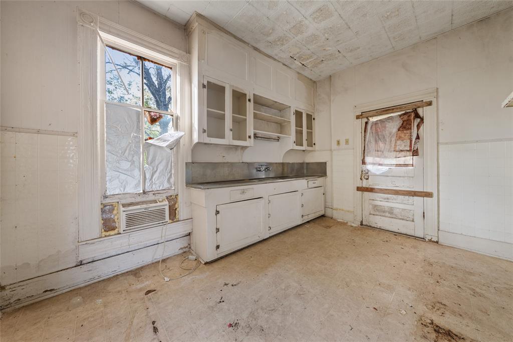 2225 Ross Avenue - Photo 17