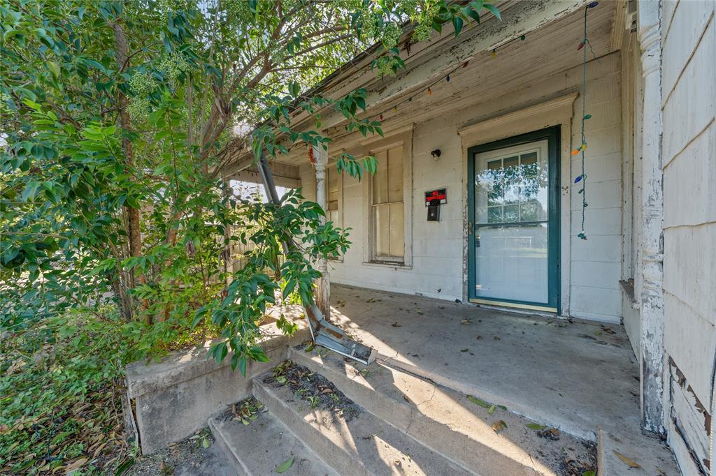 2225 Ross Avenue - Photo 2