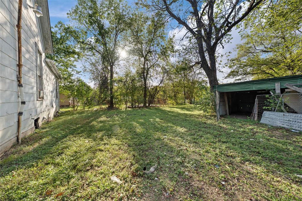 2225 Ross Avenue - Photo 30