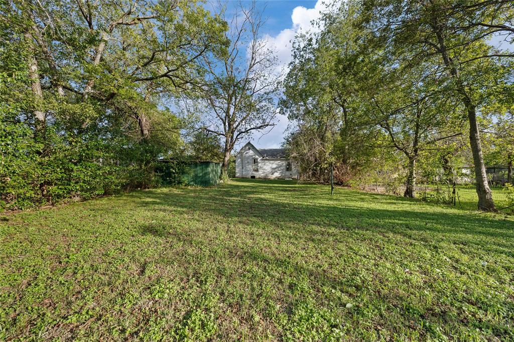 2225 Ross Avenue - Photo 34
