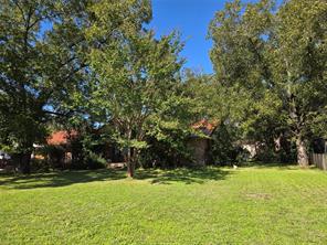 602 W Austin Street - Photo 2