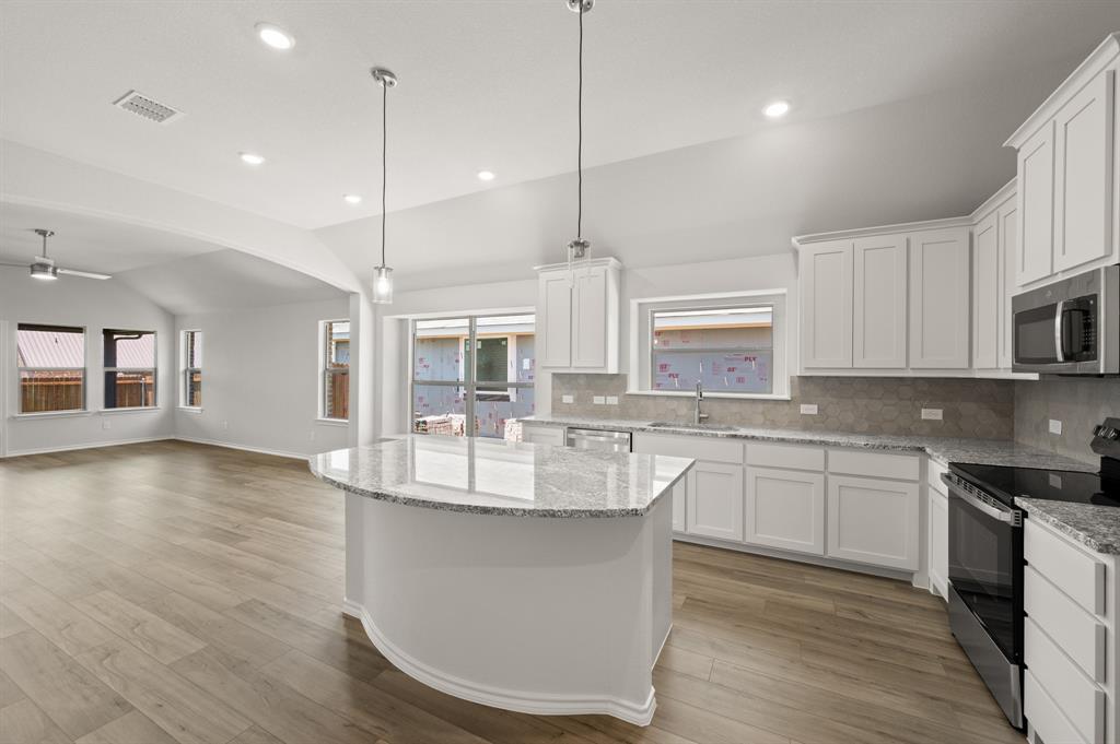 513 Mitchell Boulevard - Photo 2