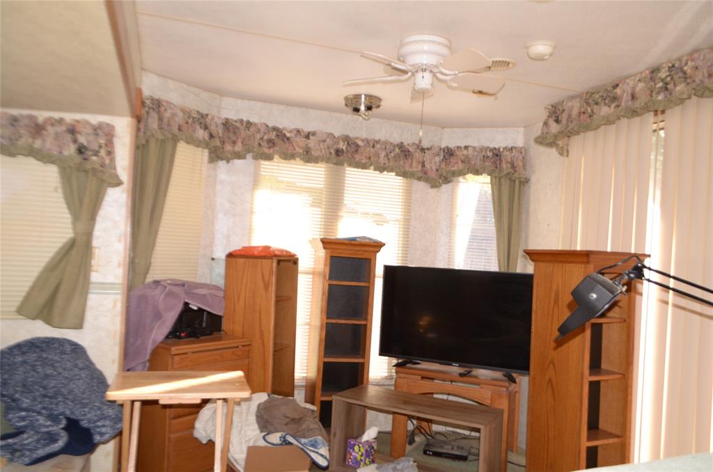 670 Private Road - Photo 12