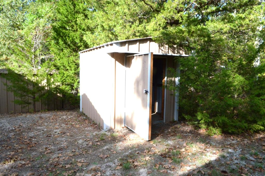 670 Private Road - Photo 4