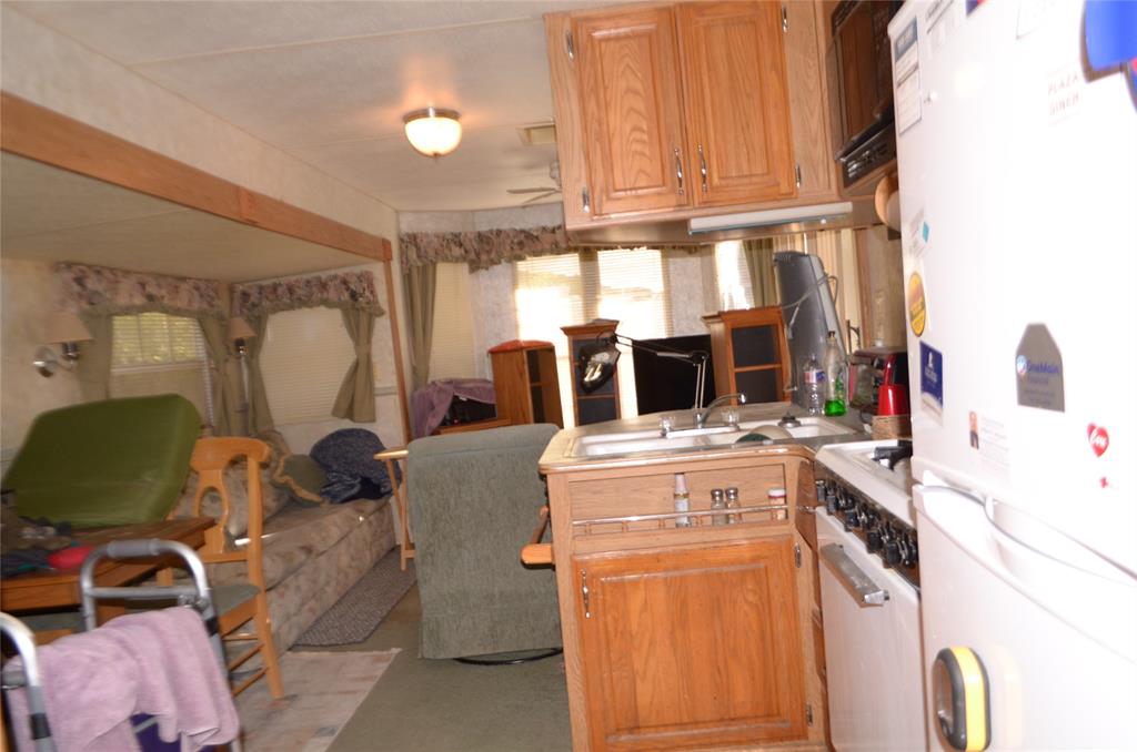670 Private Road - Photo 9