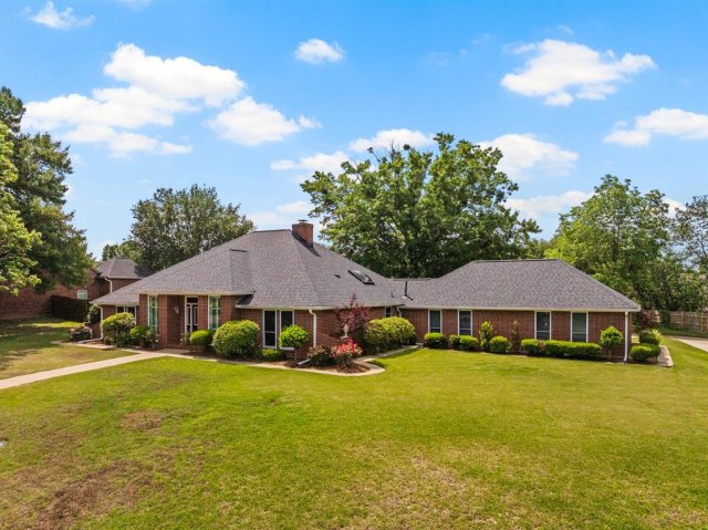 212 Turnberry Circle