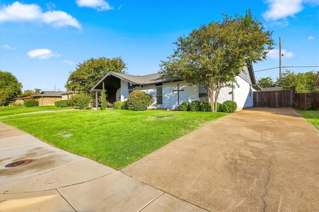 2117 Northmoor Drive - Photo 2