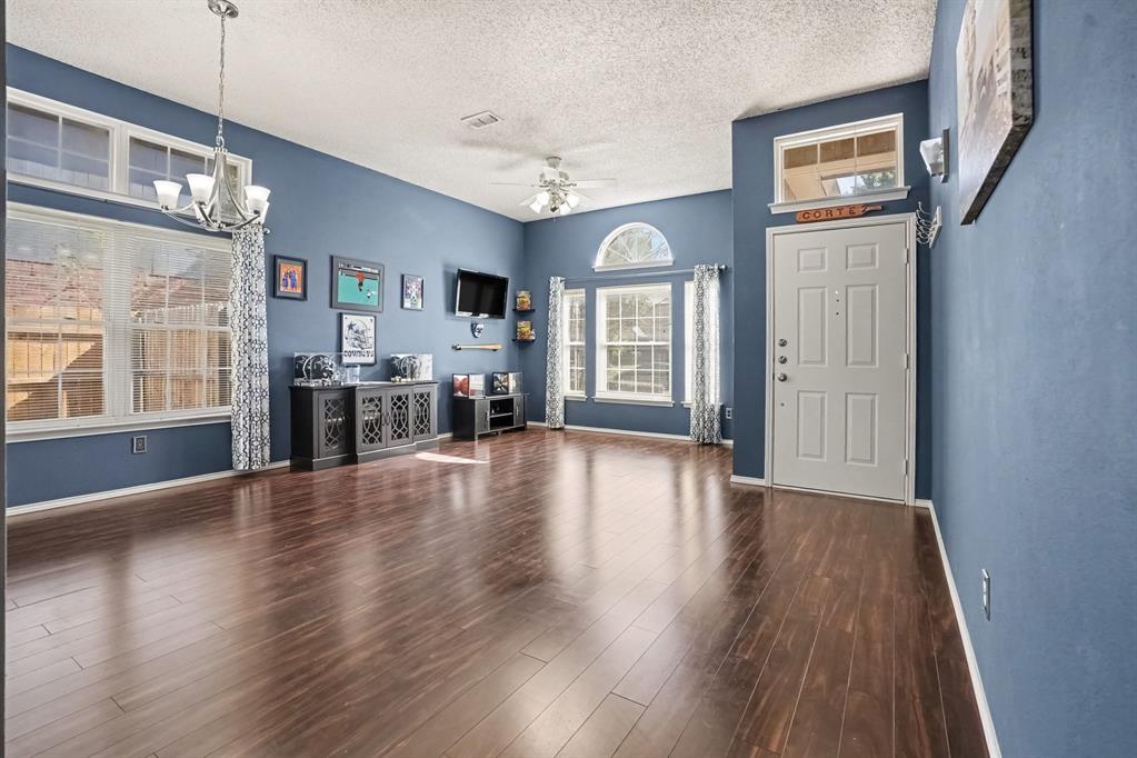 805 Nafus Street - Photo 4