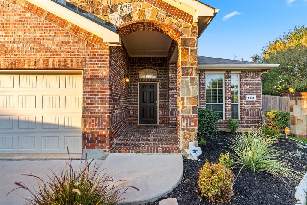 5825 Glenwood Drive - Photo 3
