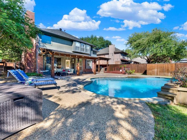 2904 Oak Bend Court