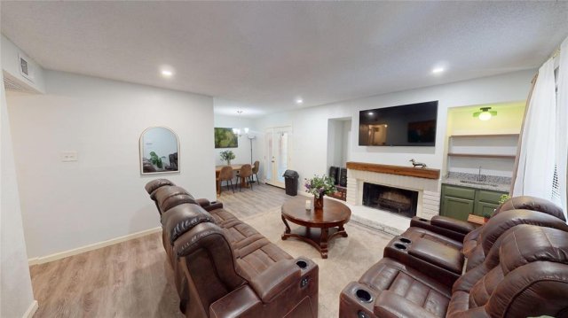 6646 E Lovers Lane
