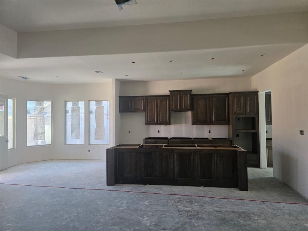 512 Mitchell Boulevard - Photo 4