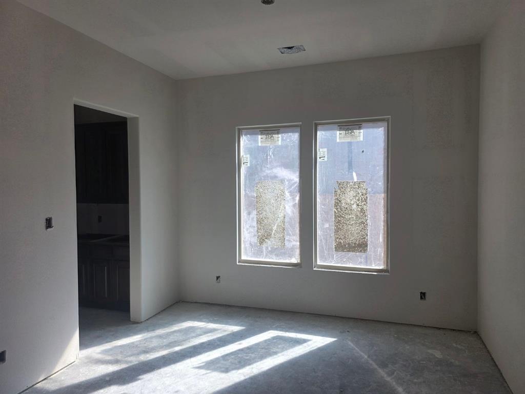 512 Mitchell Boulevard - Photo 5