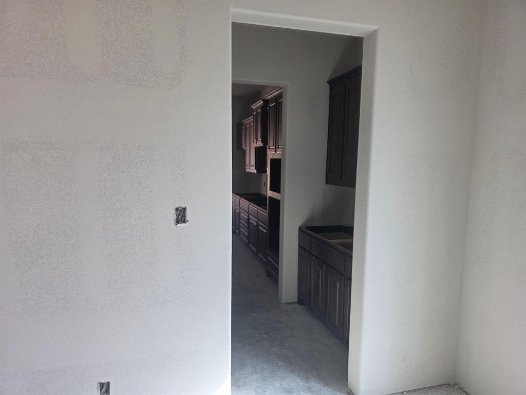 512 Mitchell Boulevard - Photo 6
