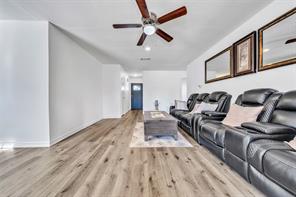 529 NW Ann Lois Lane - Photo 4
