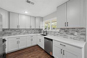 1026 Quebec Drive - Photo 5