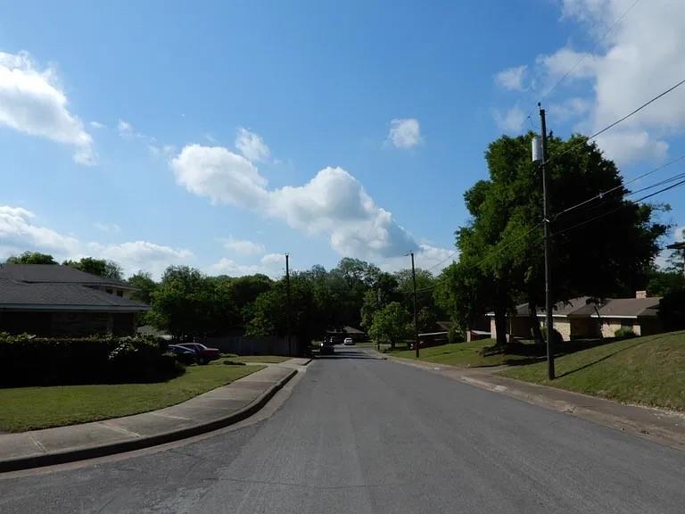 1415 Day Boulevard - Photo 2