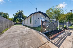 3019 Bourland Street - Photo 34