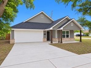207 E Mccoulskey Street - Photo 2
