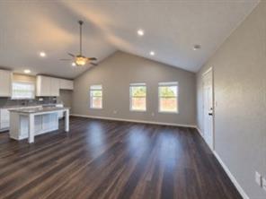 207 E Mccoulskey Street - Photo 7