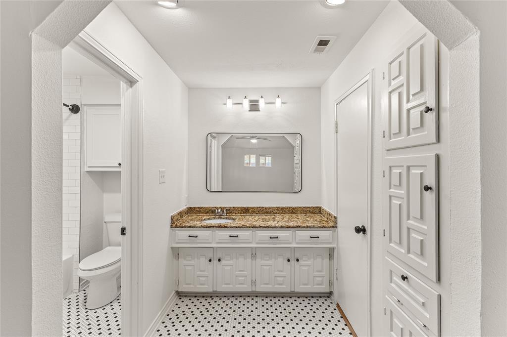 4012 Shady Hollow Lane - Photo 21