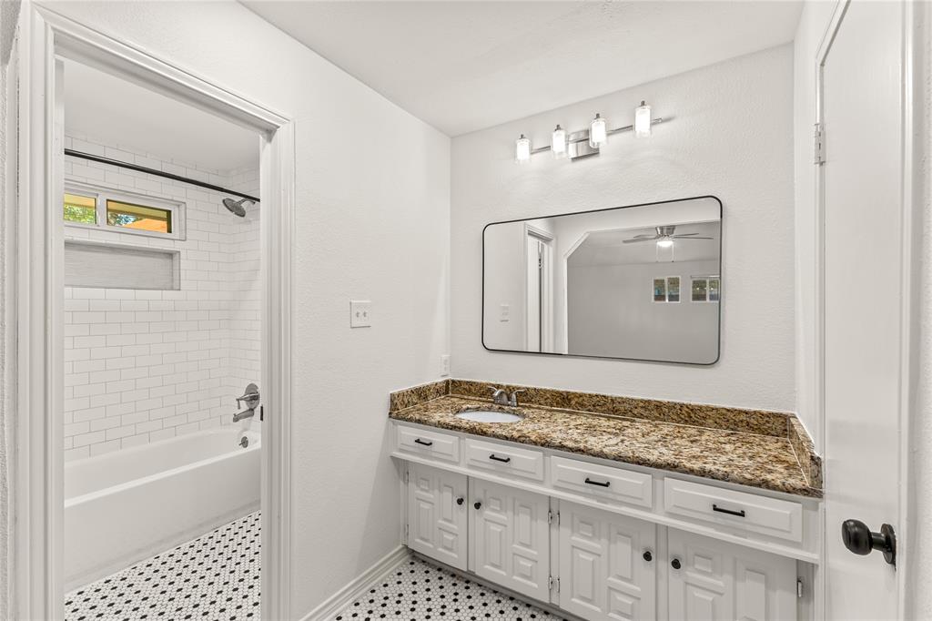 4012 Shady Hollow Lane - Photo 22