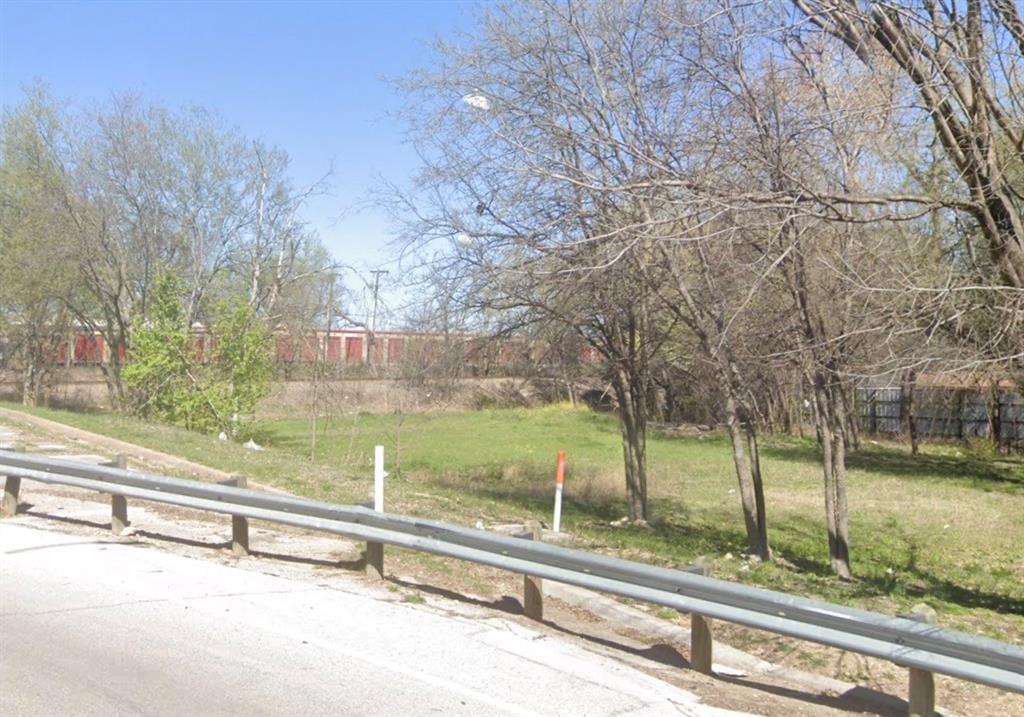 2216 SW Loop 820 - Photo 3