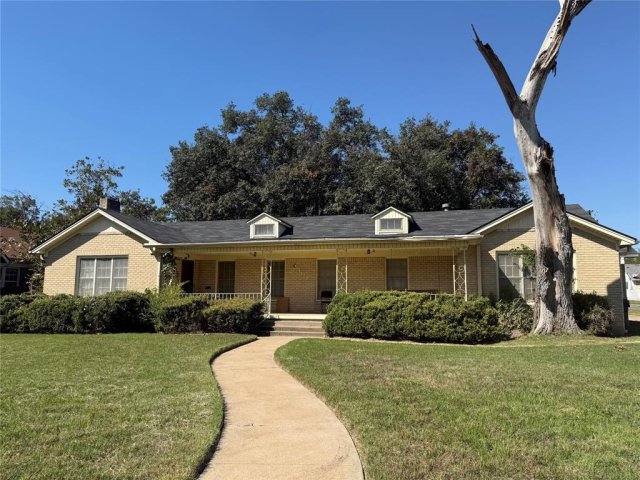 2301 Bosque Boulevard
