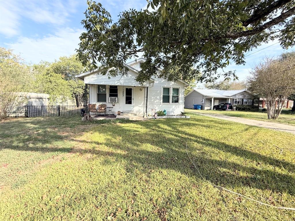 1223 Bois D'Arc Street - Photo 1