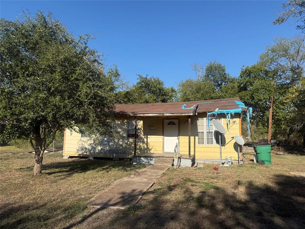 310 N ELM - Photo 1