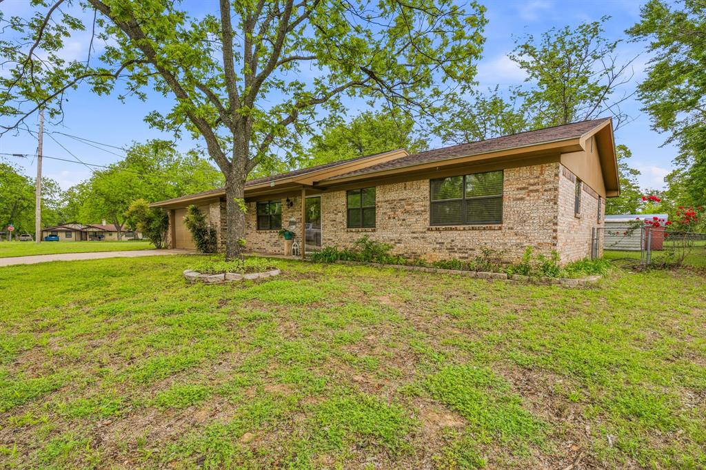 200 E Plum Avenue - Photo 2