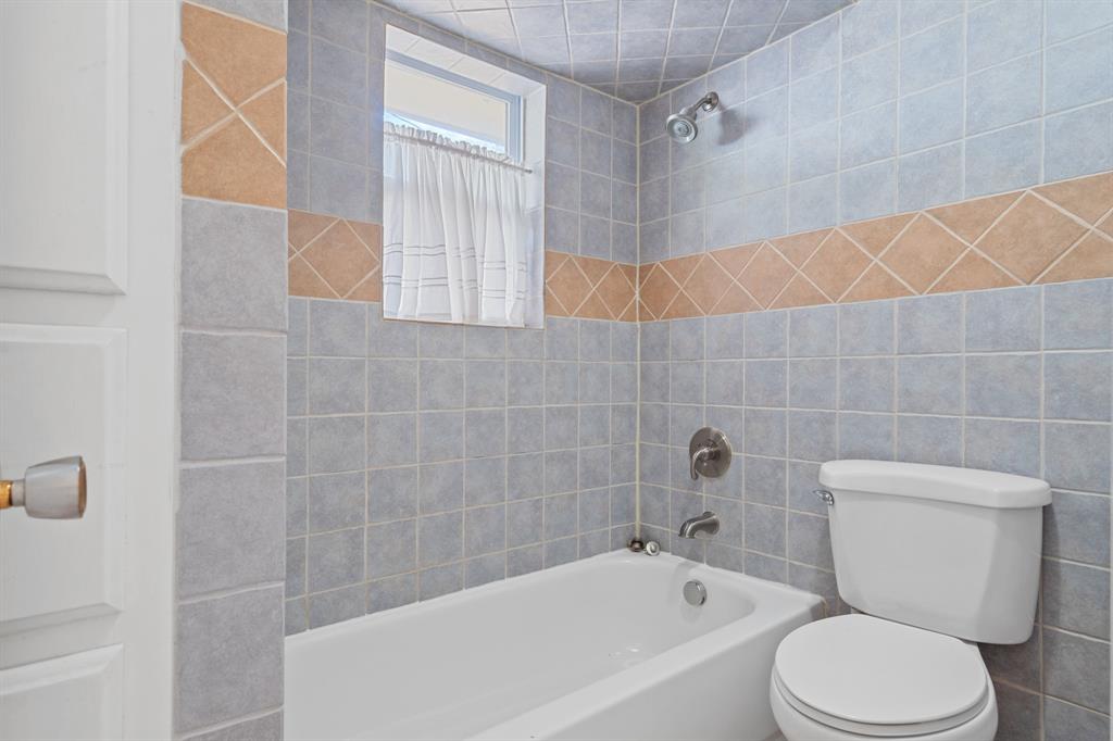 2729 Tanglewood Drive - Photo 18