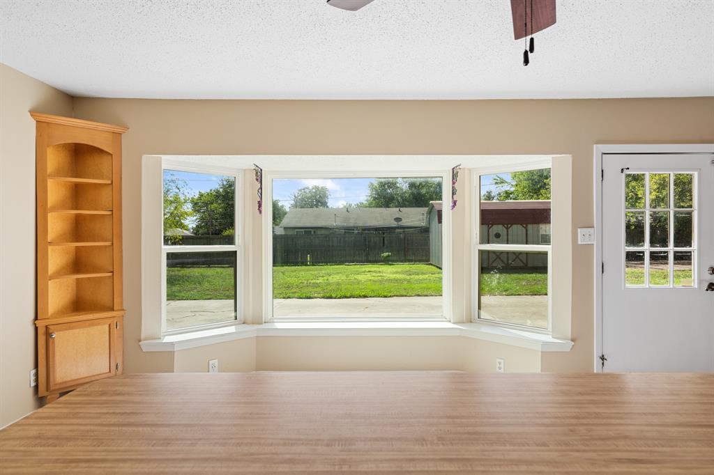 2729 Tanglewood Drive - Photo 2