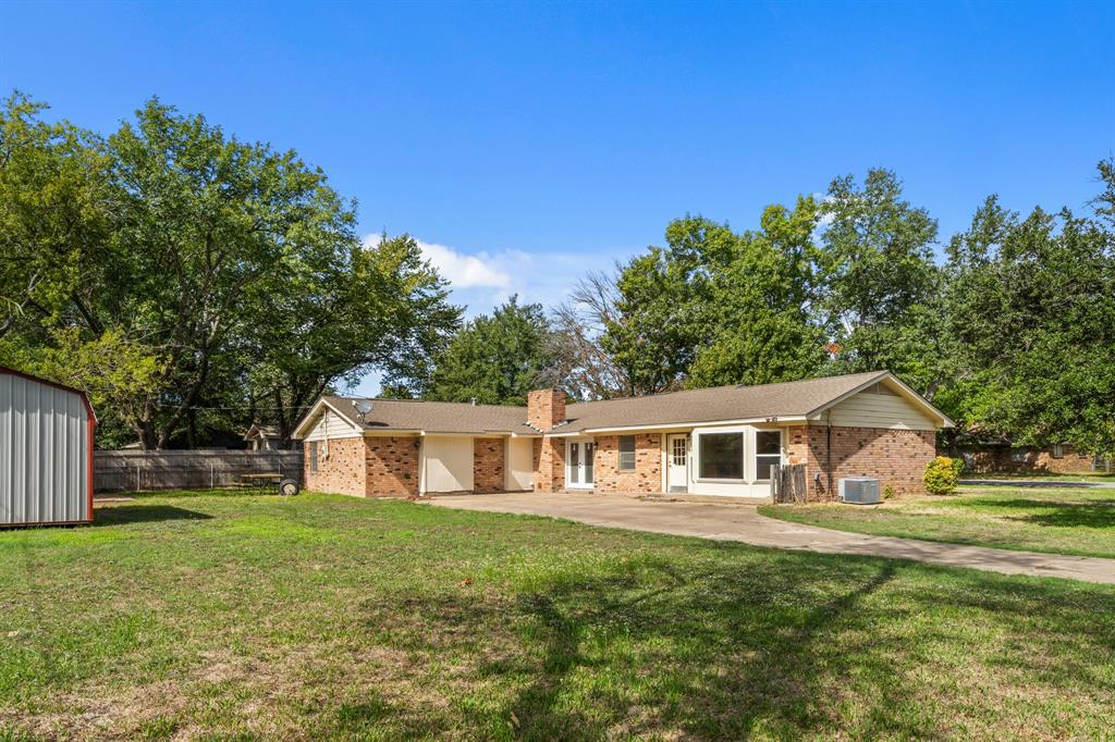 2729 Tanglewood Drive - Photo 3