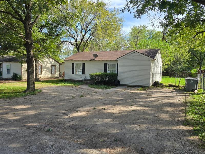 530 Elston Drive - Photo 3