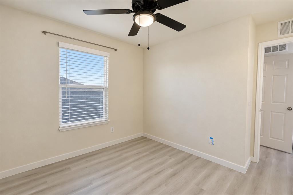 949 Shire Avenue - Photo 14
