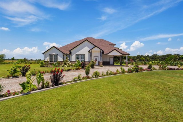 233 Private Road #7786
