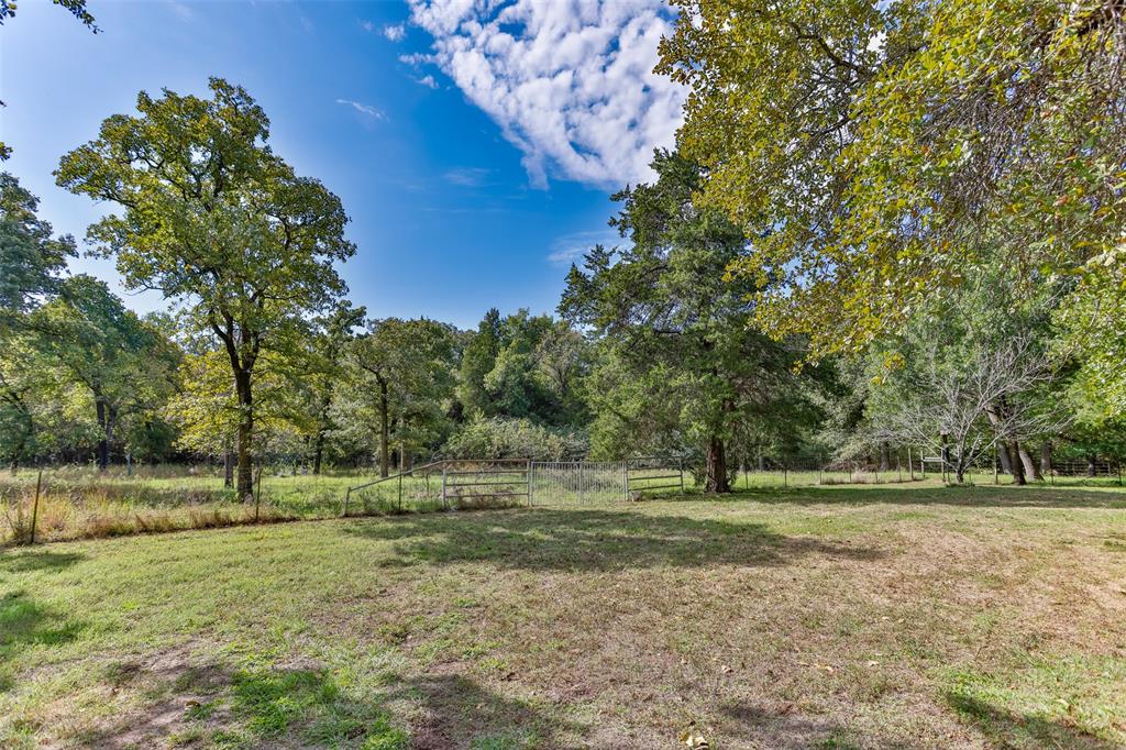 864 County Road 2114 - Photo 35