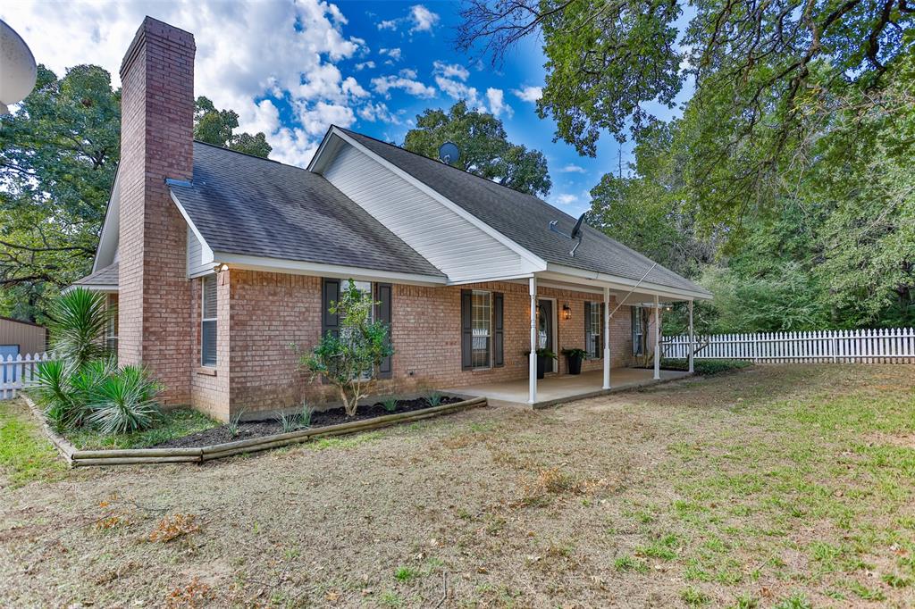 864 County Road 2114 - Photo 4
