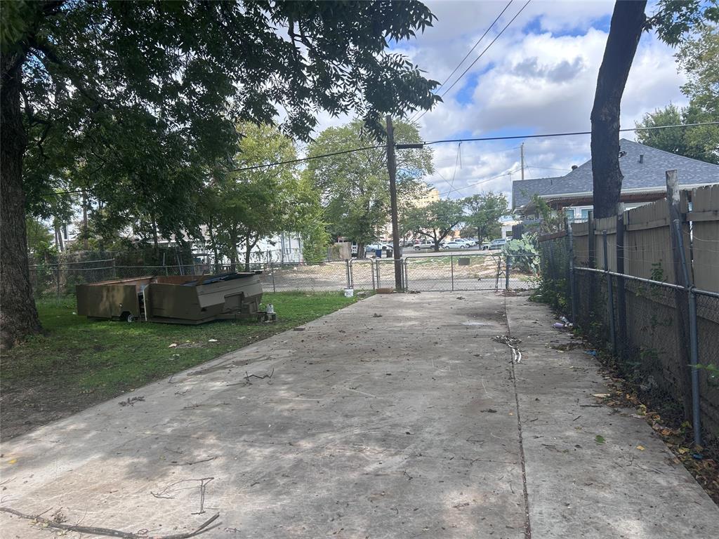 309 W Page Avenue - Photo 16