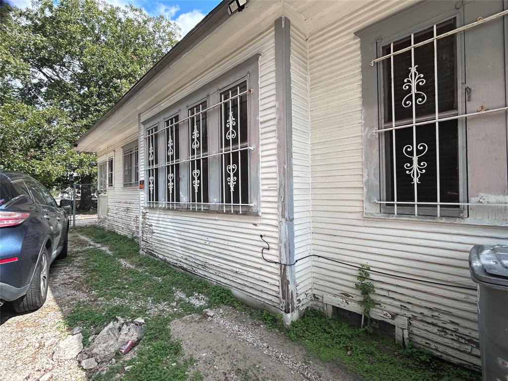 309 W Page Avenue - Photo 7