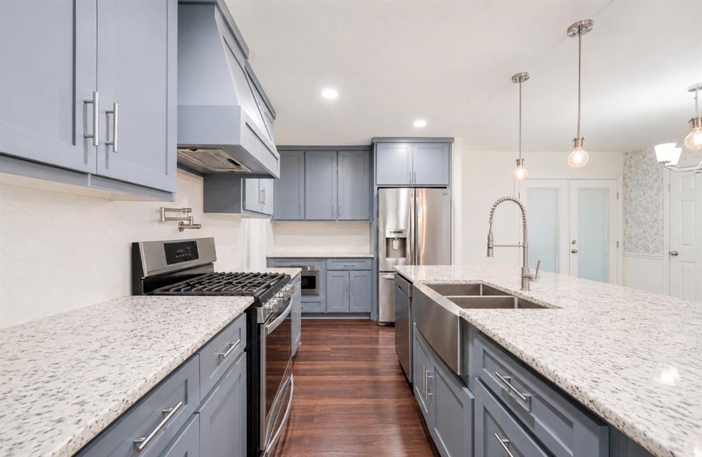 4024 Calmont Avenue - Photo 1
