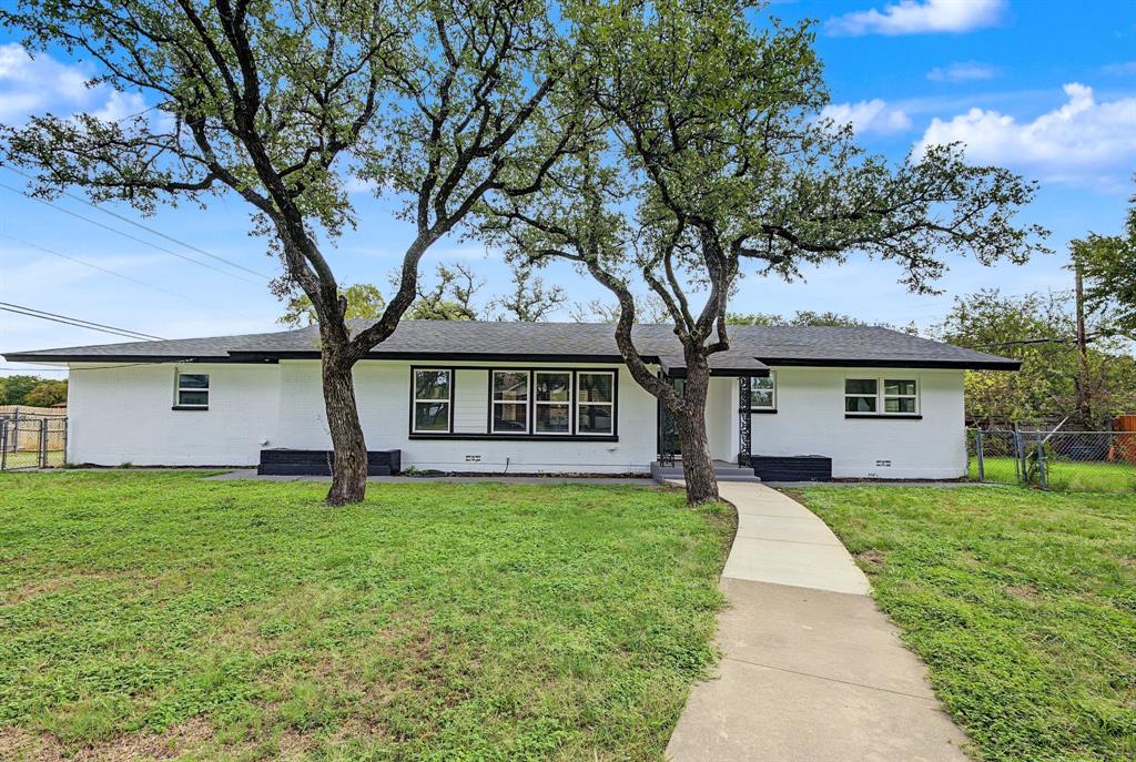 101 Aquilla Drive - Photo 1